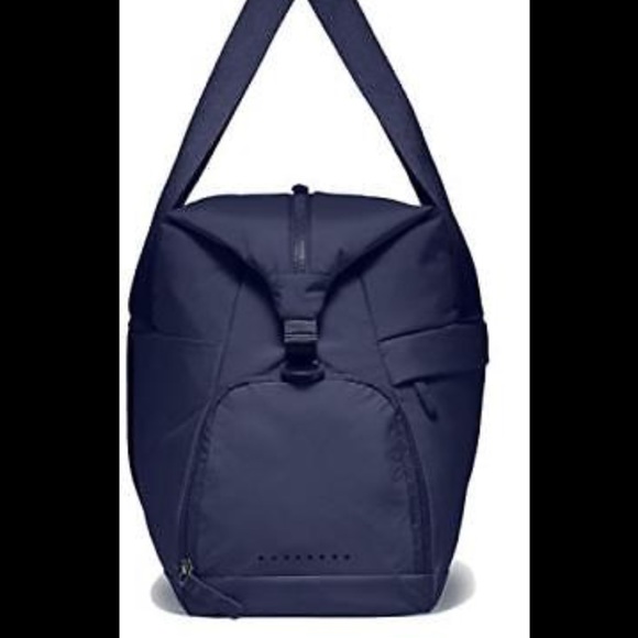 Nike Legendary Club/Travel Bag 5🌟 - Picture 7 of 8